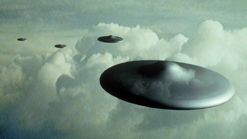 Read more about the article ΒΙΝΤΕΟ ΑΕΡΟΣΚΑΦΩΝ ΤΩΝ ΗΠΑ ΔΕΙΧΝΟΥΝ UFO …ΑΛΛΑ ΕΙΝΑΙ ΕΞΩΓΗΙΝΟΙ; ΟΧΙ ΦΥΣΙΚΑ