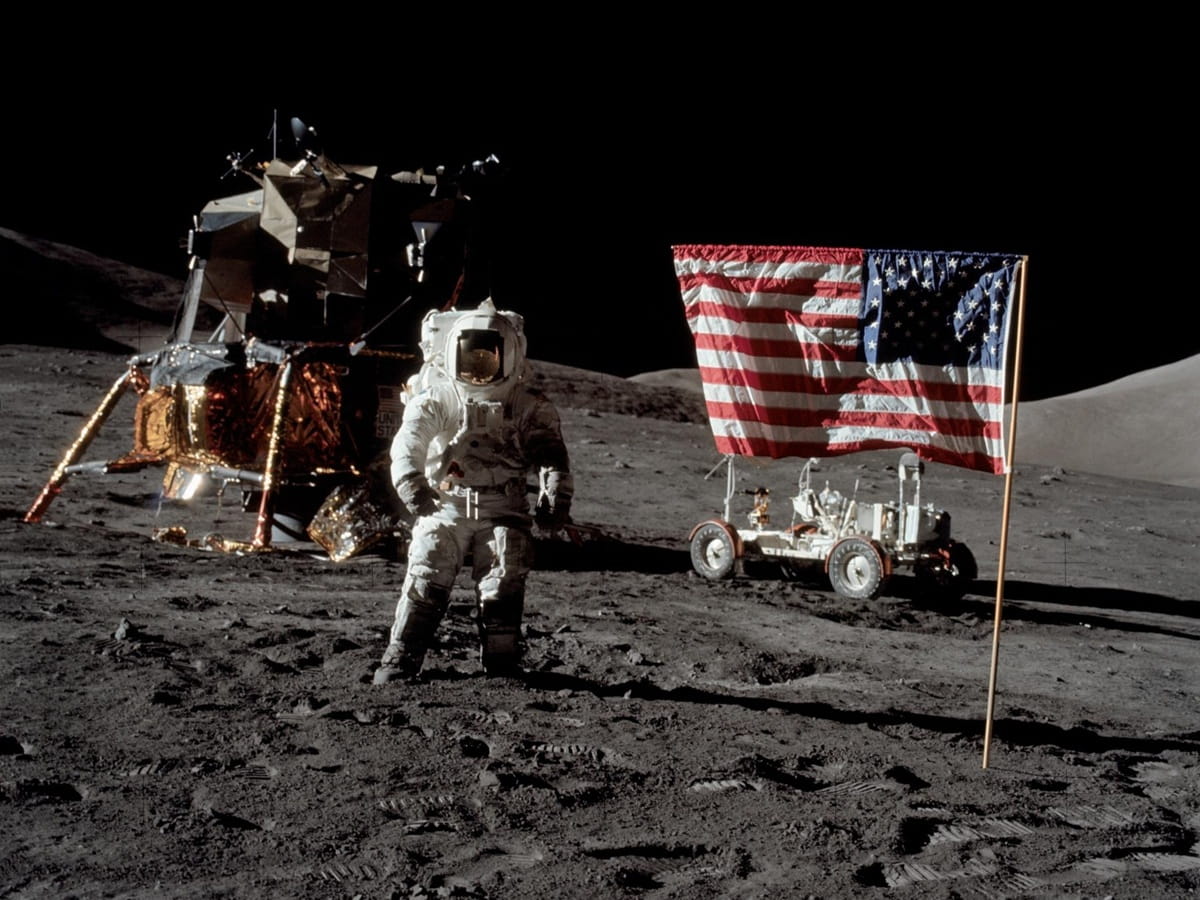 You are currently viewing Yπάρχουν ακόμη οι σημαίες που τοποθέτησαν οι αστροναύτες στη Σελήνη;